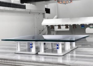 Производство закаленного стекла с ЧПУ: обработка кромок и отверстий