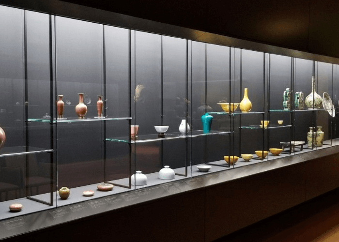 Anti Reflective Glass in Muesum Display Application