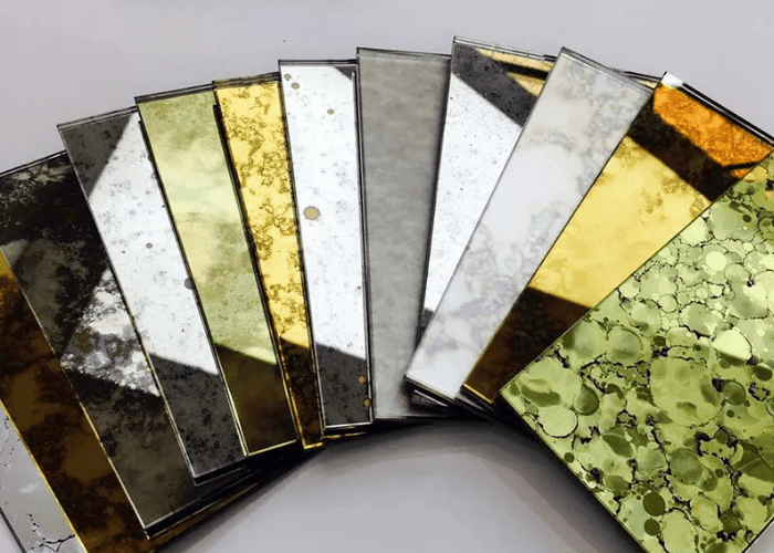 مرآة عتيقة بأكثر من 50 نمطًا